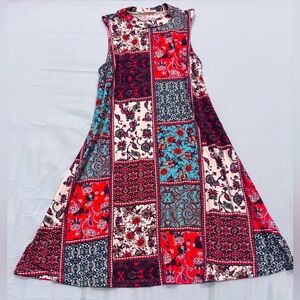 Pink Rose cool toned patchwork shift dress
Size small